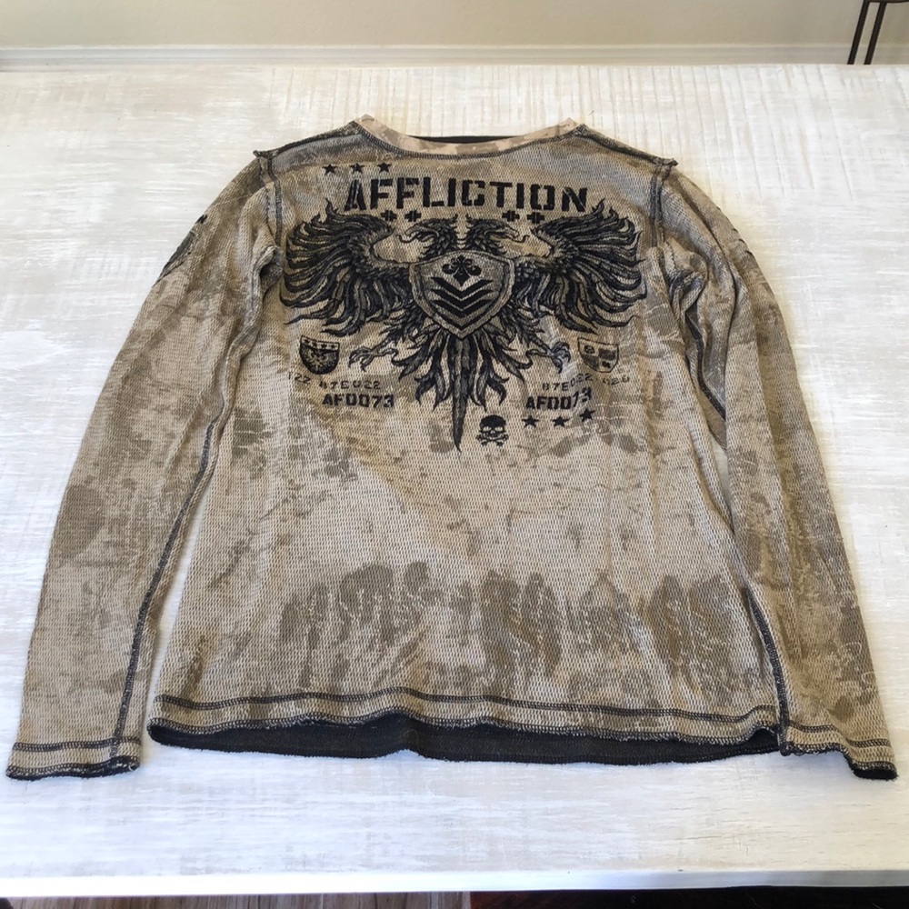 Large men’s Affliction long sleeve